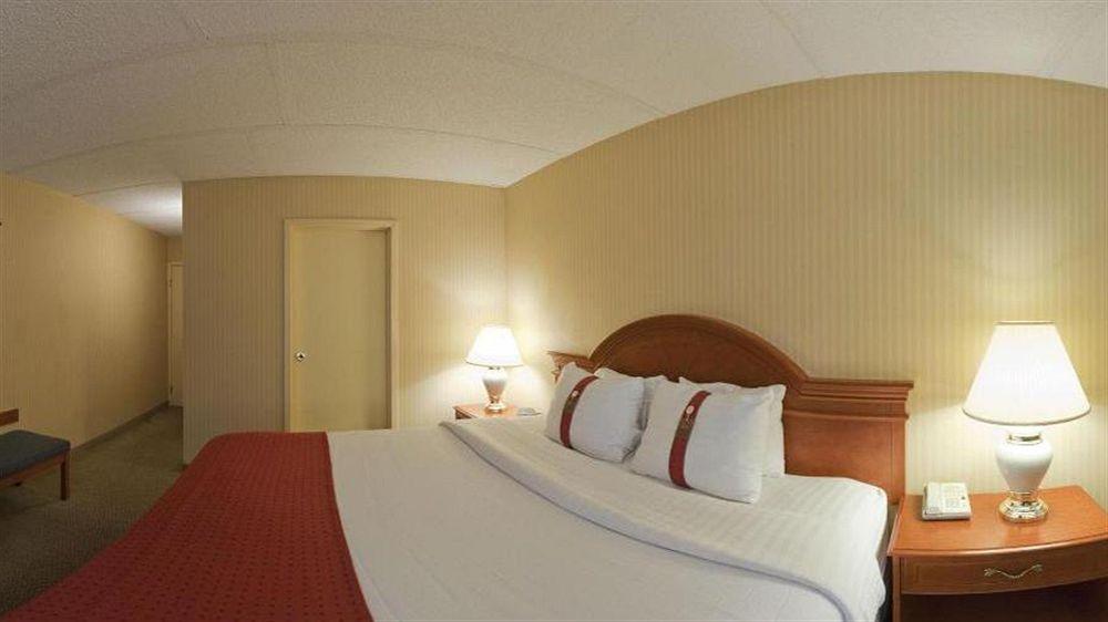 Holiday Inn Middletown Goshen Exterior foto